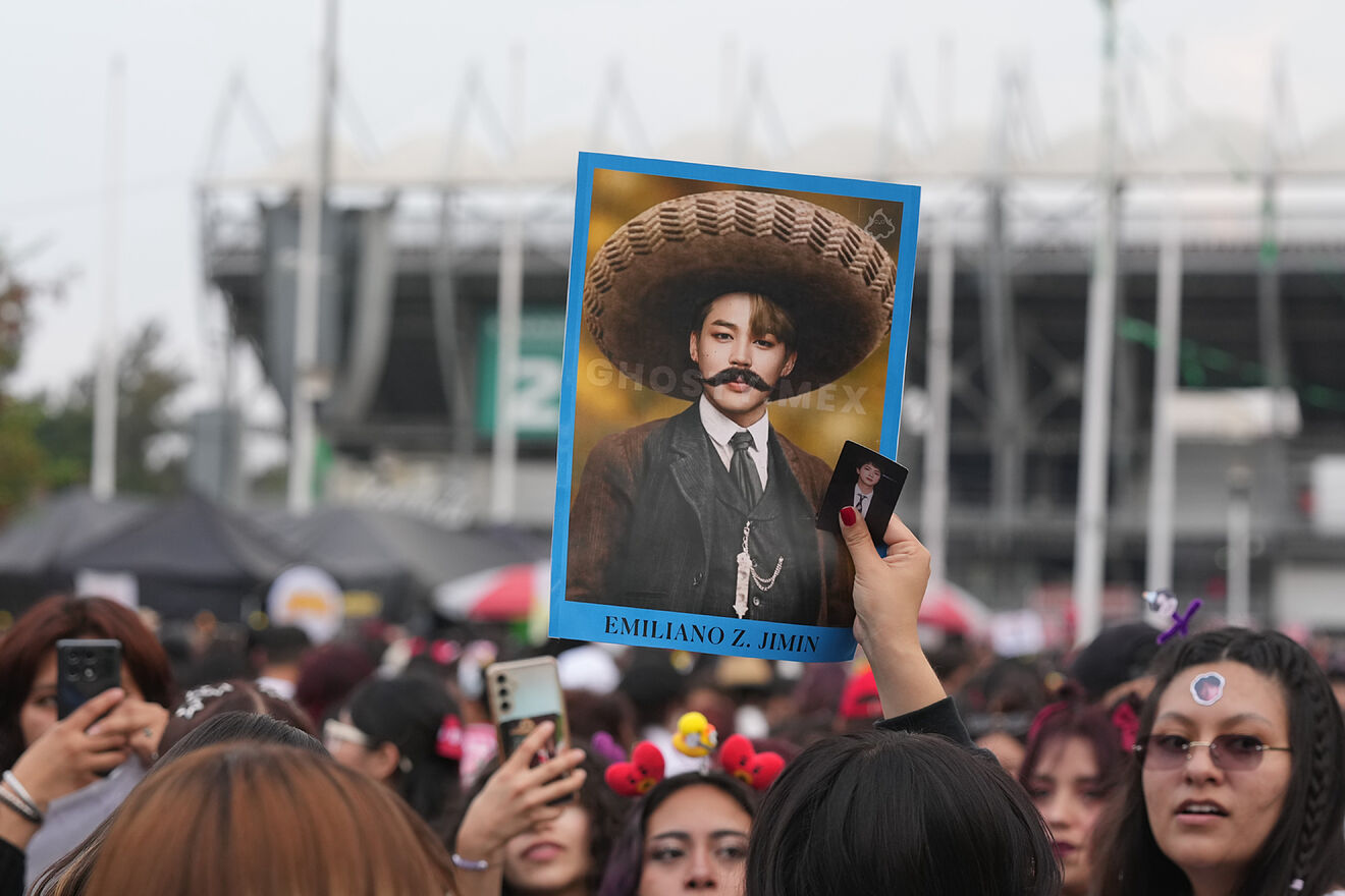Fans con una foto de Jimin
