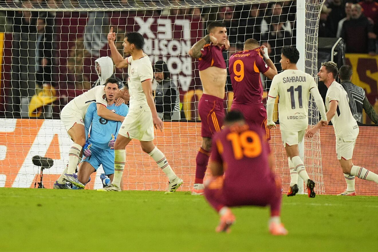 Berke Ozer detuvo los tres penaltis que tuvo 'La Loba'