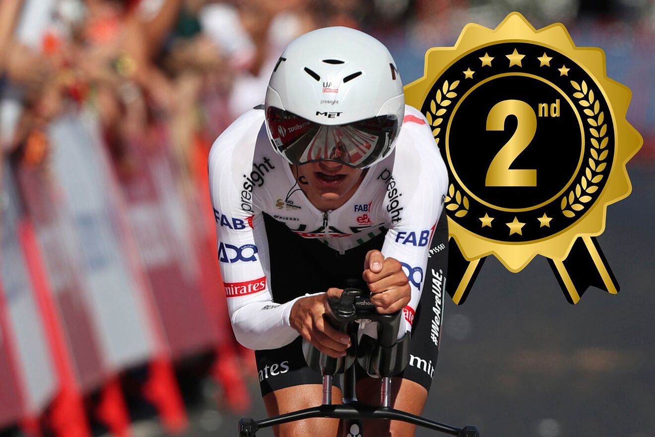 Isaac Del Toro, de México, cruza la meta en la primera etapa de la...