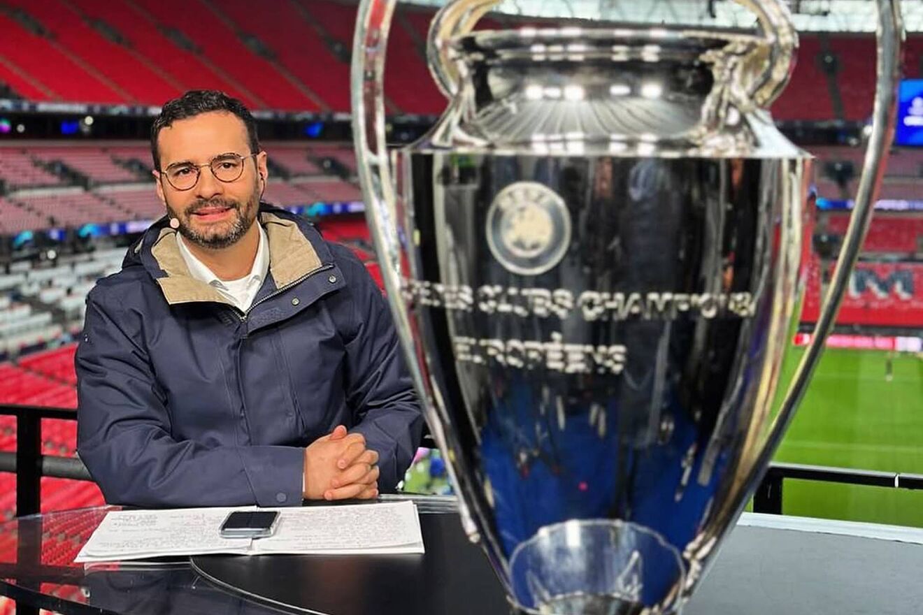 El periodista regresa a su casa