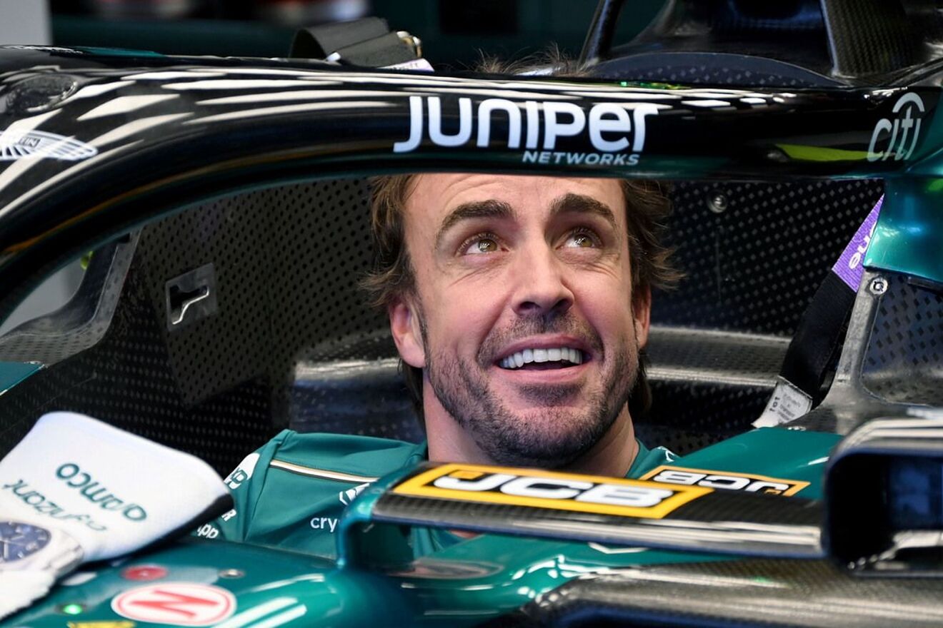 Fernando Alonso subido al Aston Martin
