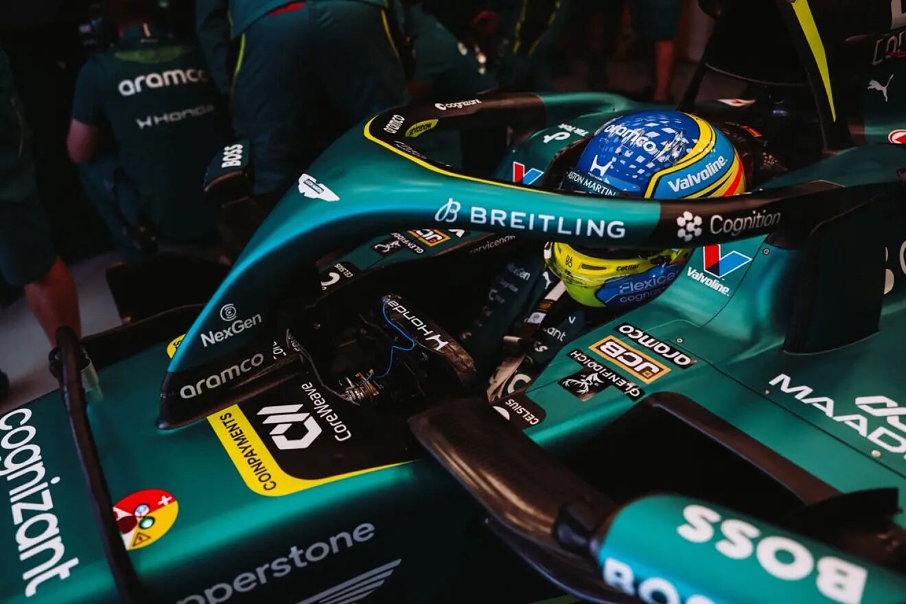 Fernando Alonso, en su Aston Martin