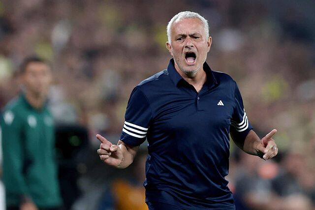 Mourinho, en un partido contra el Benfica /
