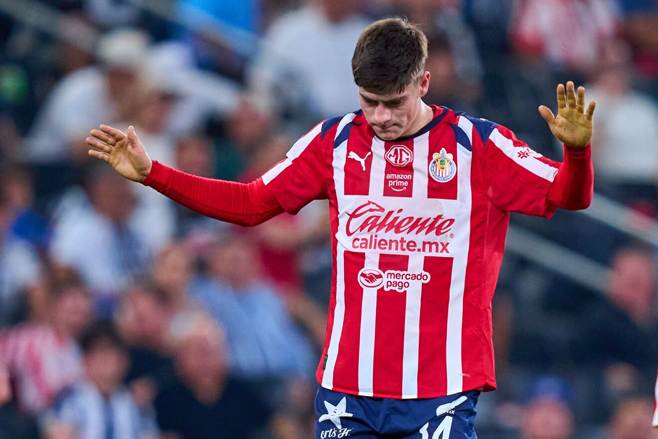 'Hormiga' González, en un partido con Chivas.