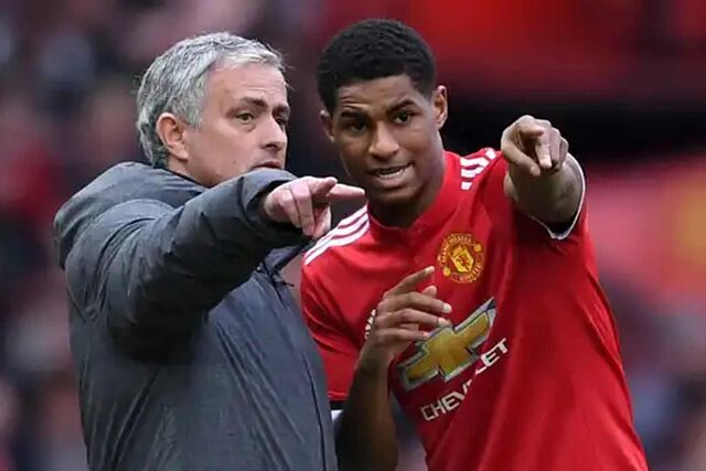 Mourinho junto a Rashford, en su etapa en el Manchester Untied /