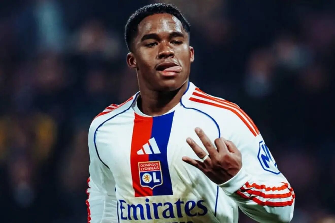 Endrick celebra un gol con el Lyon