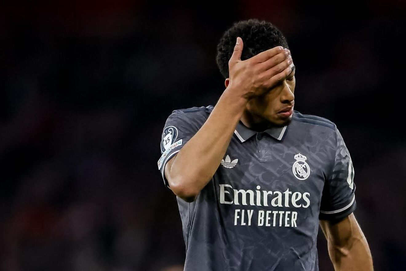 Jude Bellingham se toca la frente durante la derrota del Real Madrid...