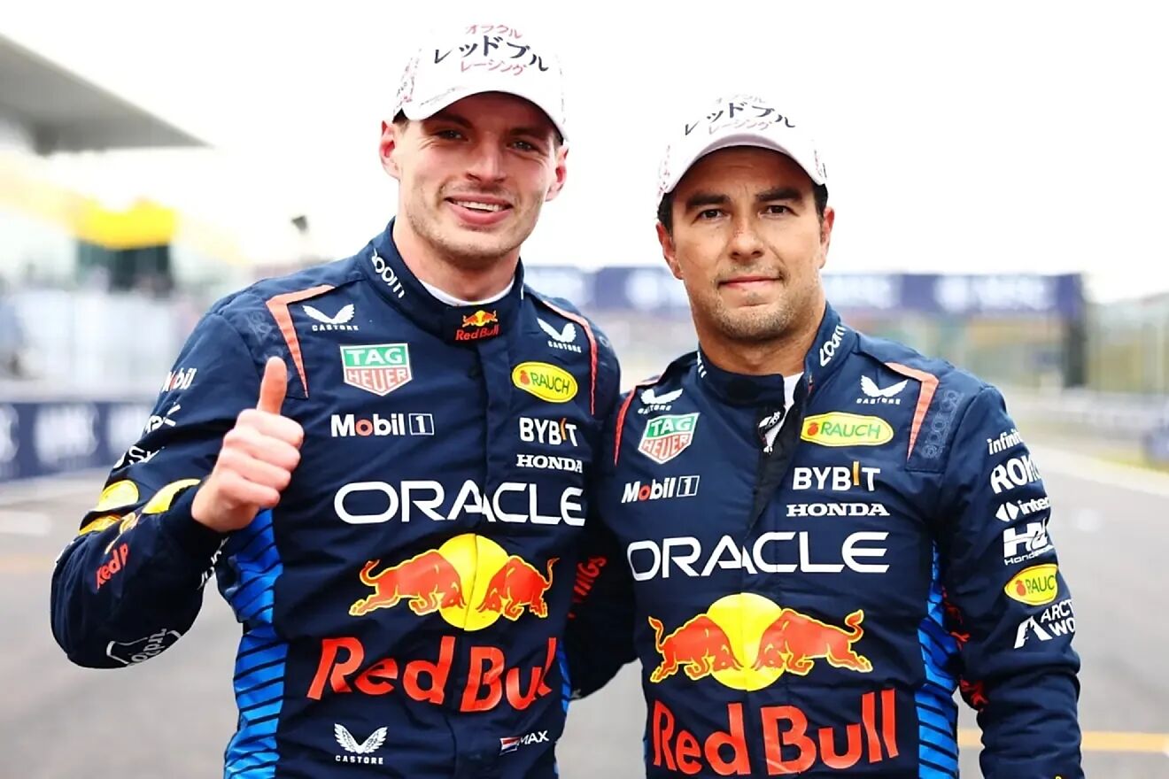 Verstappen y Checo posan en una imagen de archivo
