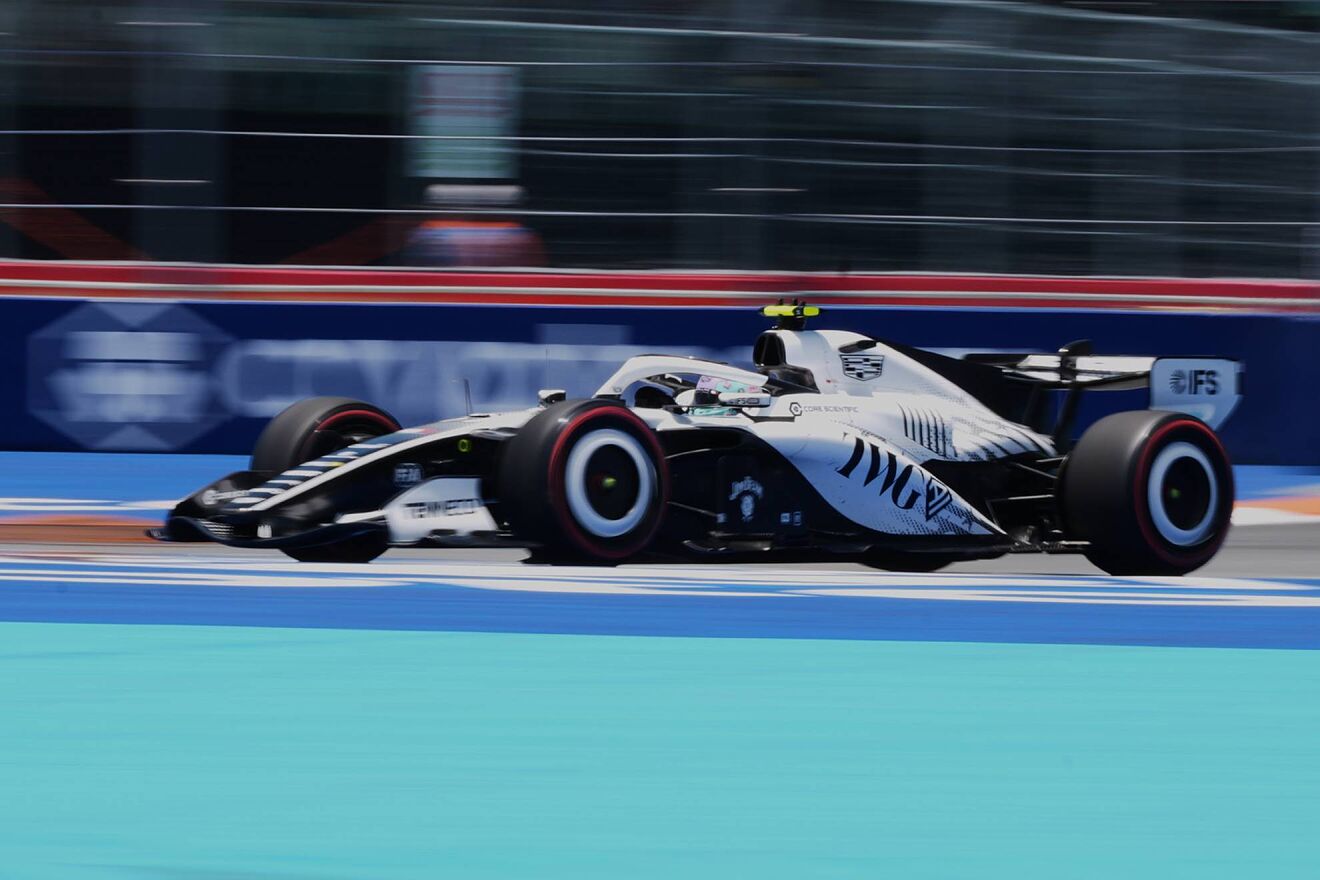 Valtteri Bottas qued� por detr�s de Sergio P�rez en la P1 de Miami