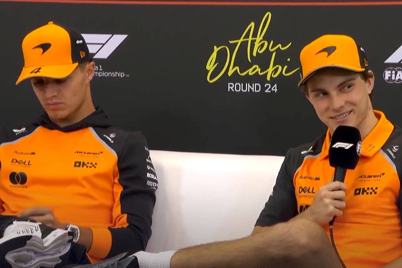 Los pilotos de McLaren durante la conferencia de prensa del GP de Abu...