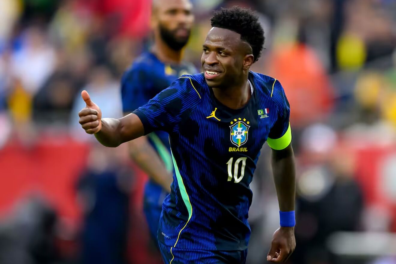 Vinicius, durante el amistoso con Francia con el 10 en la camiseta